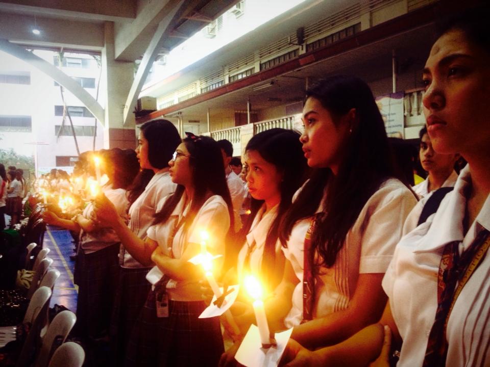 Students from Sta. Isabel College | Photo by Kathy Yamzon